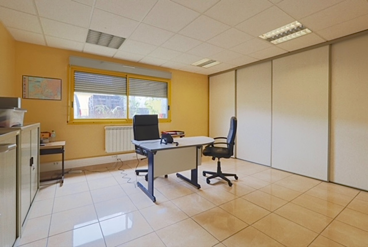 Photo Bureaux Arbent 400 m2 image 5/6