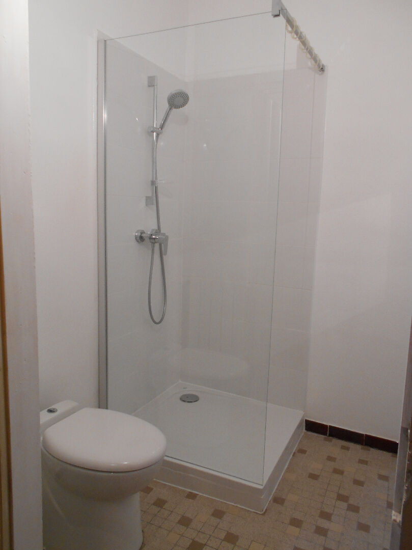 Photo SPACIEUSE MAISON DE VILLE DE 110m² -T4 AVEC GARAGE ET JARDINET image 6/6