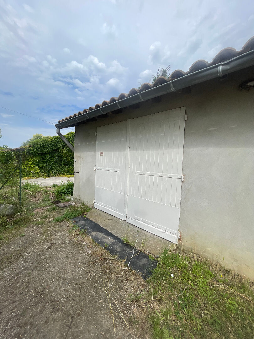 Photo VACQUIERS - Maison mitoyenne de 106 m2 - Terrain de 543 m² image 6/6