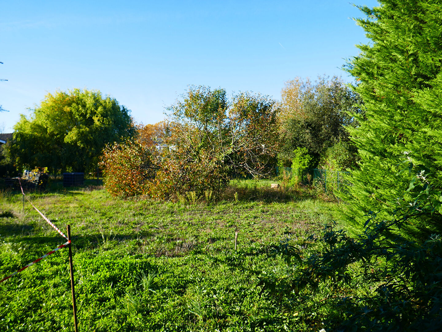 Lisle sur Tarn Beau terrain à bâtir de 743 m2 centre ville viabilisé et au grand calme