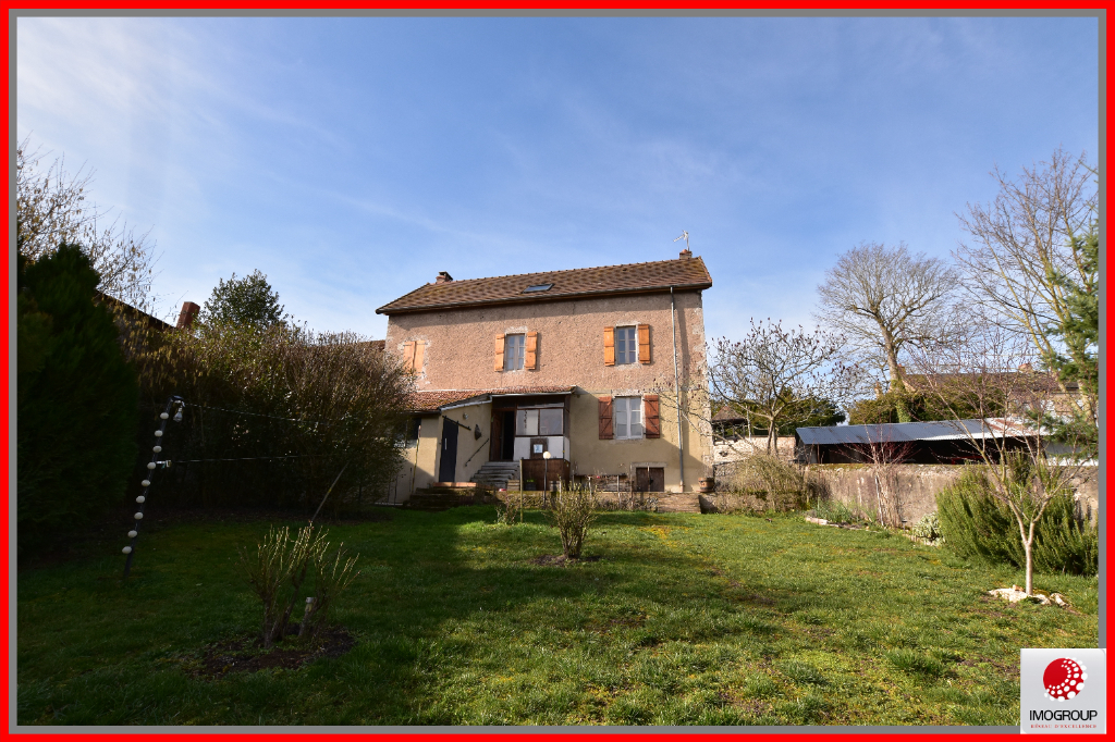 A PROXIMITE DE LAPALISSE : MAISON DE CARACTERE DE 170 m² HABITABLE