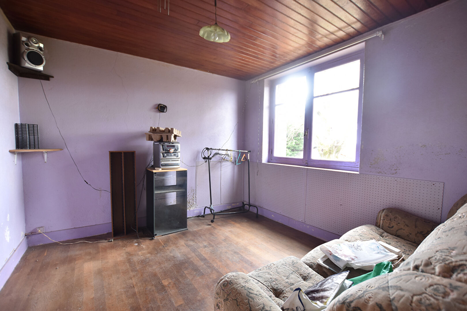 Photo DANS UN HAMEAU AVEC GRANGE ET TERRAIN : image 2/6