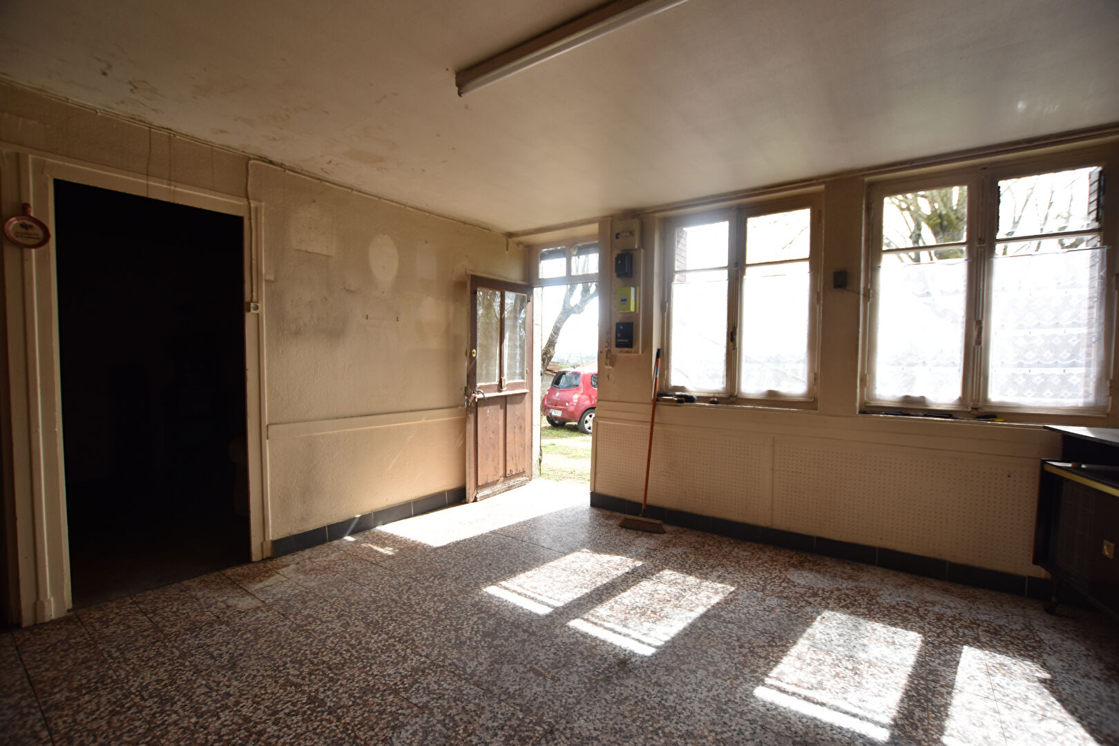 Photo DANS UN HAMEAU AVEC GRANGE ET TERRAIN : image 5/6