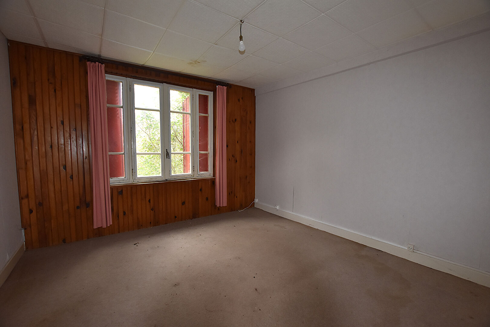 Photo cette maison à rénover entièrement, offrant de belles possibilités d'aménagement et de personnalisation : image 5/6