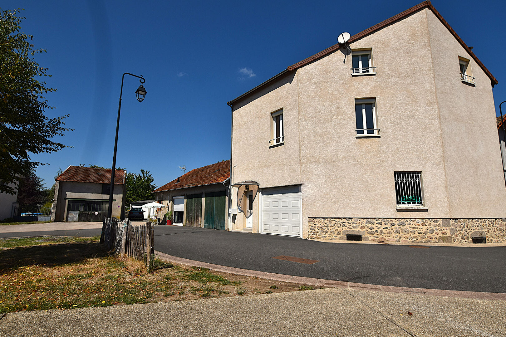 MAISON DE VILLAGE 123M². LE MAYET DE MONTAGNE