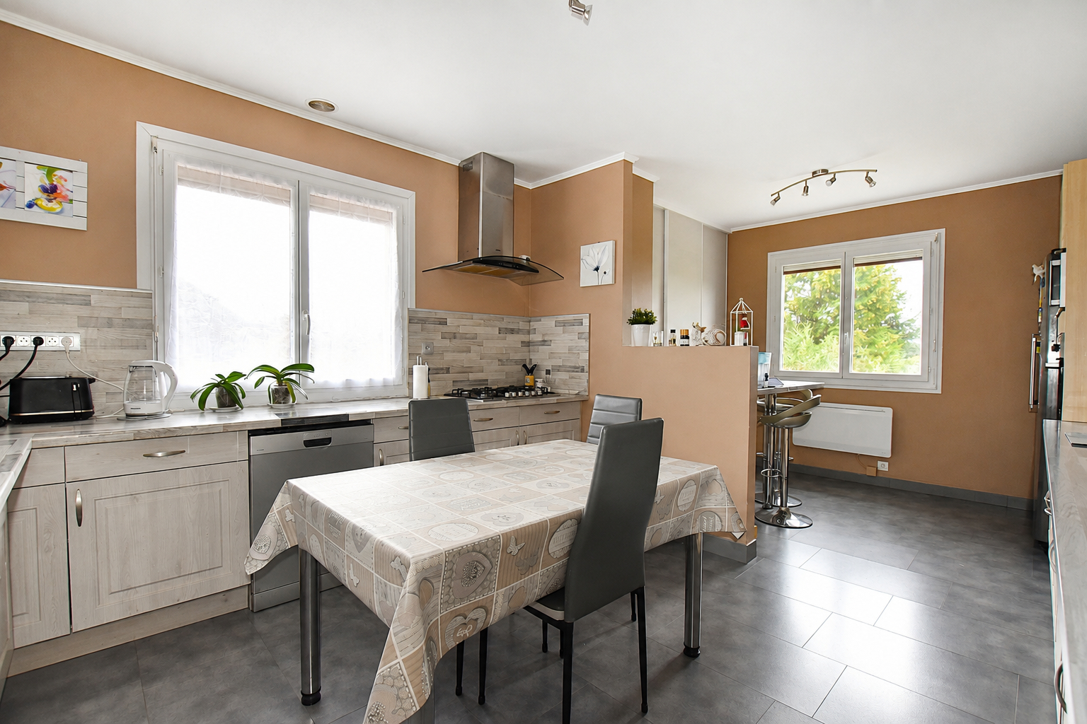 Vente Maison de 8 pièces 186 m² - LE MAYET DE MONTAGNE 03250 | IMOGROUP LAPALISSE - IMOGROUP photo2