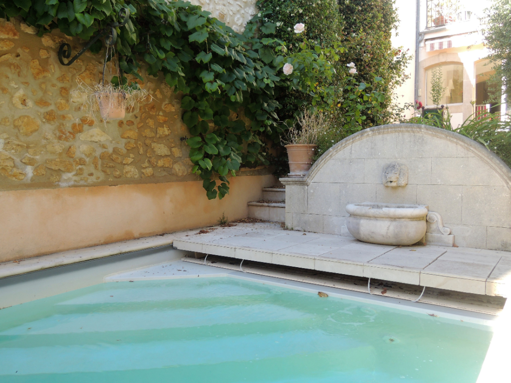 Vente Maison de 8 pièces 200 m² - LA ROQUE D ANTHERON 13640 | IMOGROUP LA ROQUE D