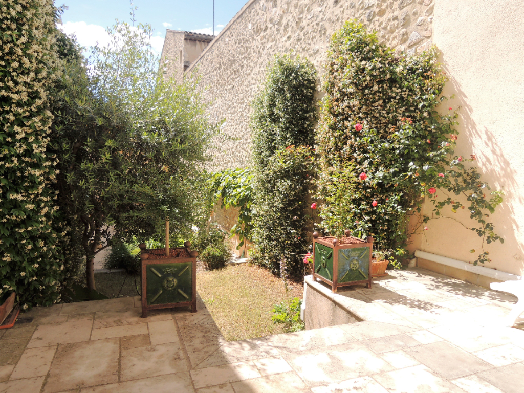 Vente Maison de 8 pièces 200 m² - LA ROQUE D ANTHERON 13640 | IMOGROUP LA ROQUE D