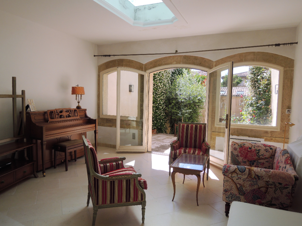 Vente Maison de 8 pièces 200 m² - LA ROQUE D ANTHERON 13640 | IMOGROUP LA ROQUE D