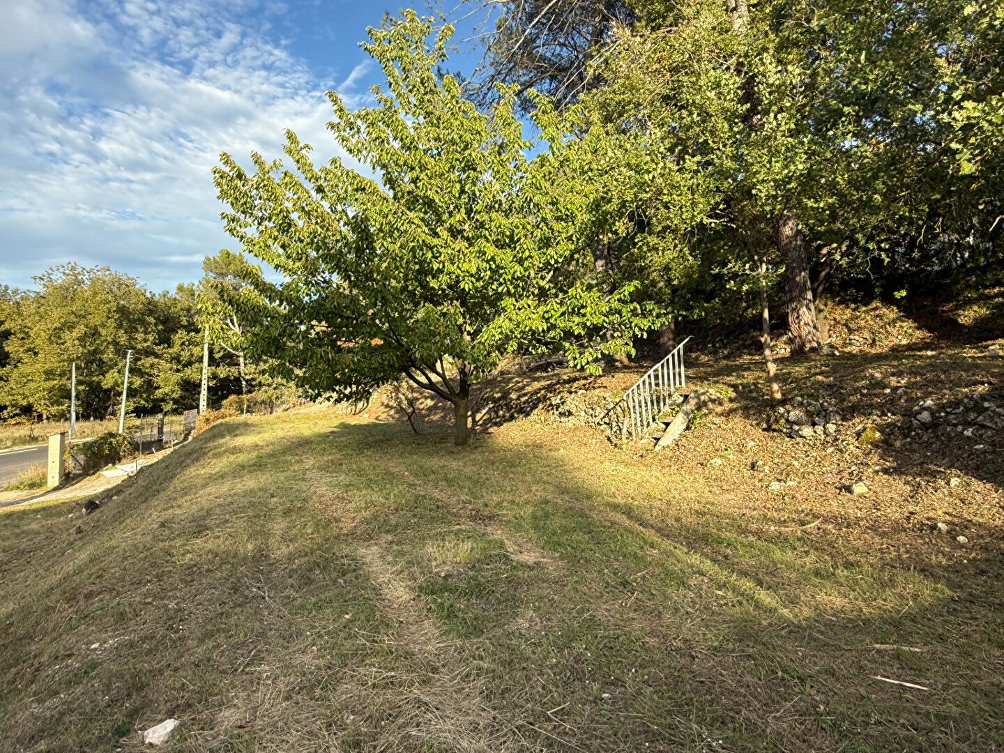 Terrain  627 m2 avec permis accordé pour maison 98 m2 avec sous-sol
