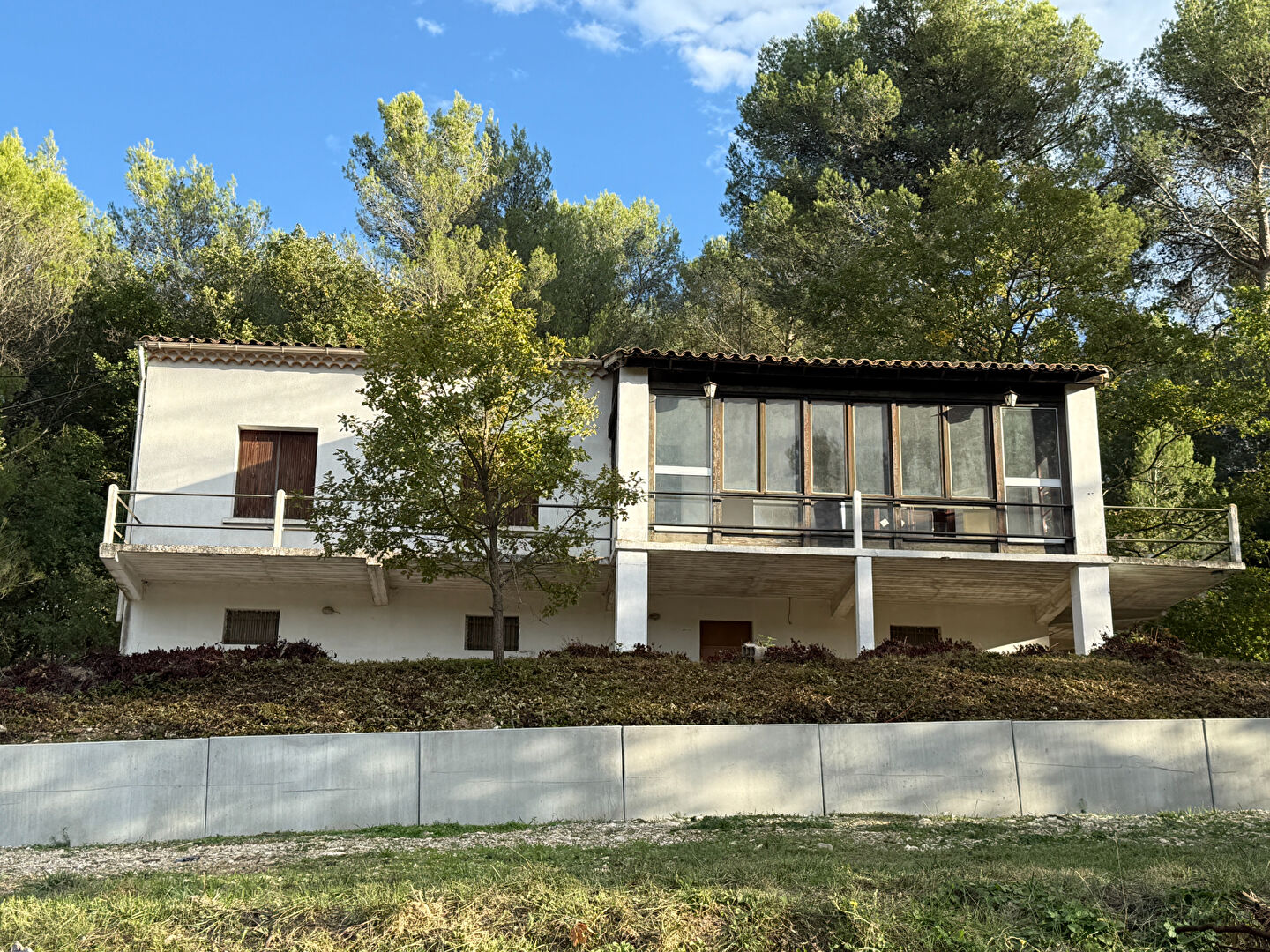 Photo Maison  à rénover  4 chambres 113 m2 sur 1777 m2 image 1/6