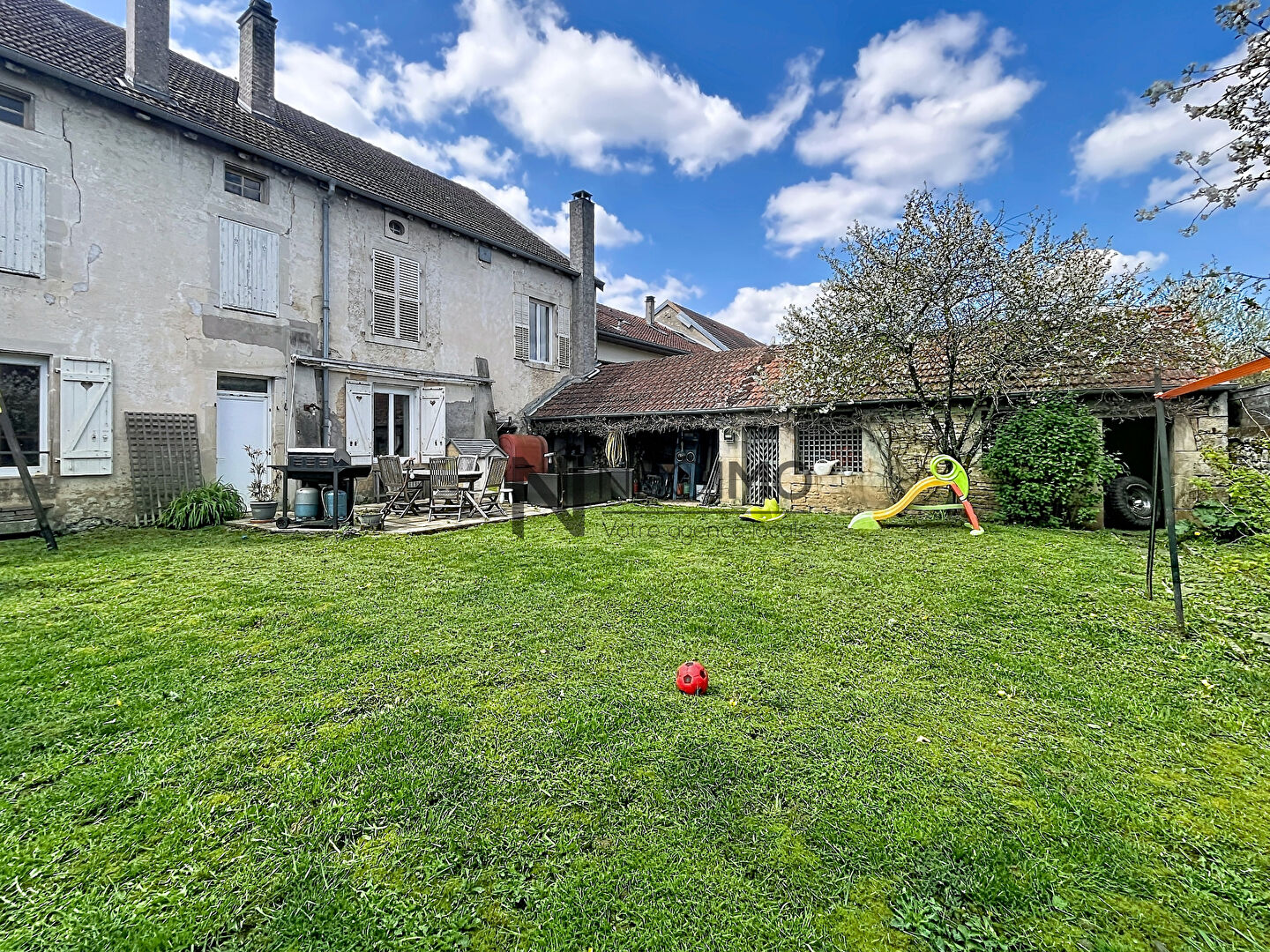 Maison 6 pièces 241 m² · à Liffol-le-Grand · 241 m² · 123 500 €