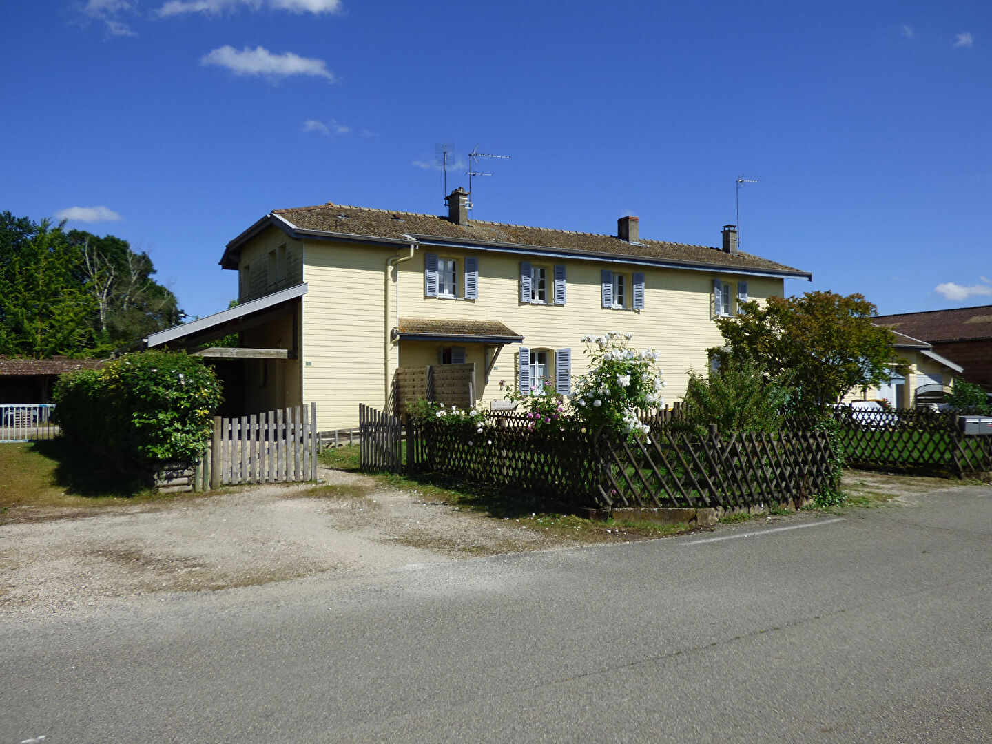 Agence immobilière de IMOGROUP site global - Imogroup Saint Trivier de Courtes