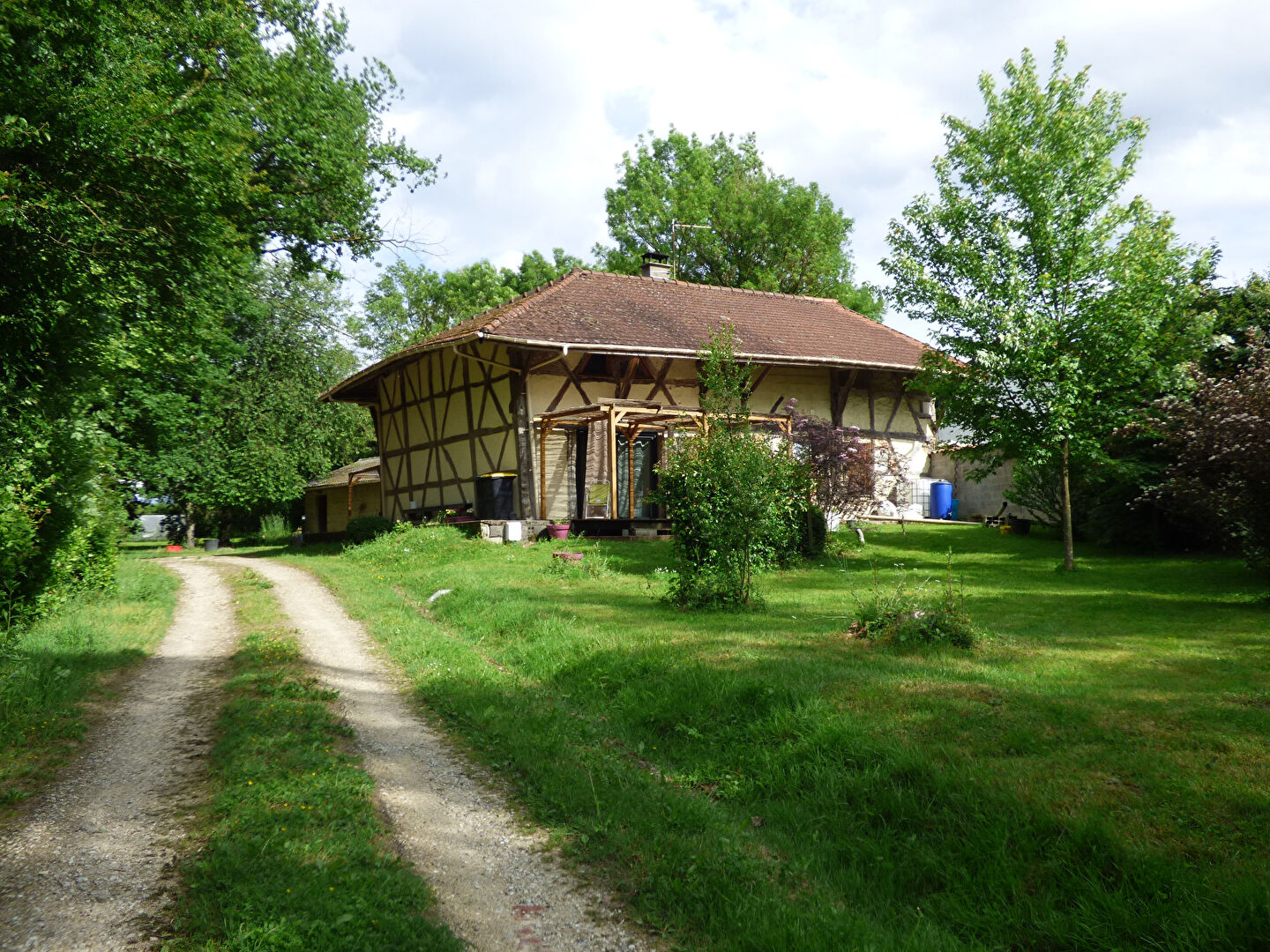 Maison 7 pièces 181 m² · à Saint-Trivier-de-Courtes · 181 m² · 235 000 €