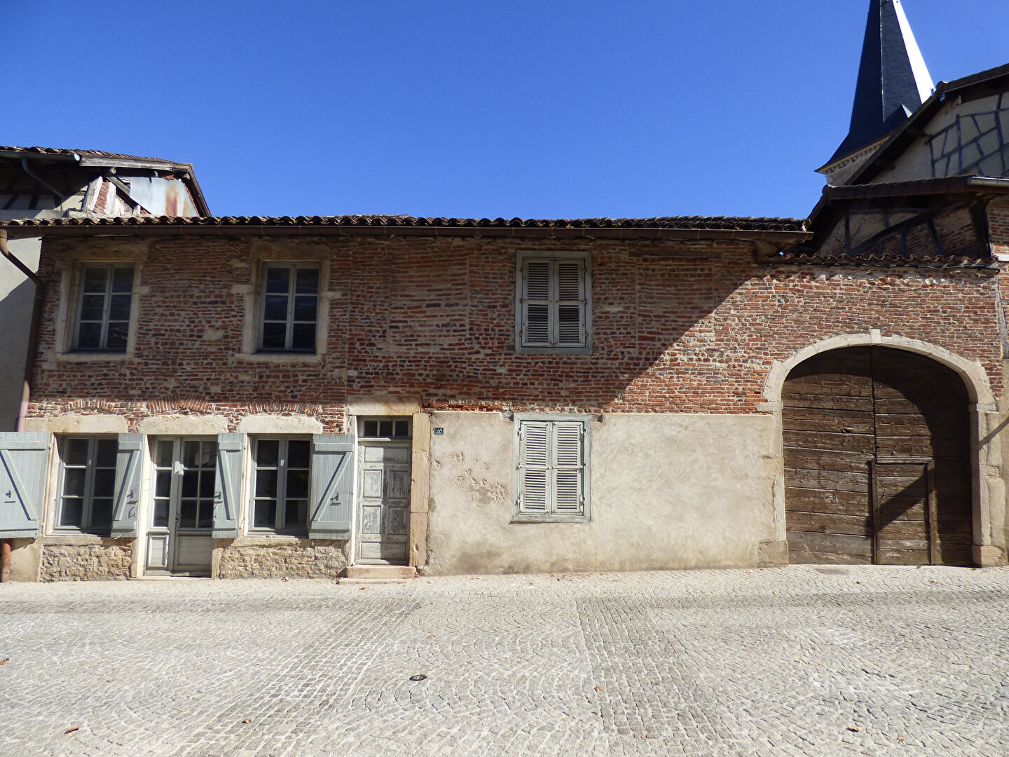 Maison 3 pièces 130 m² · à Saint-Trivier-de-Courtes · 130 m² · 105 000 €