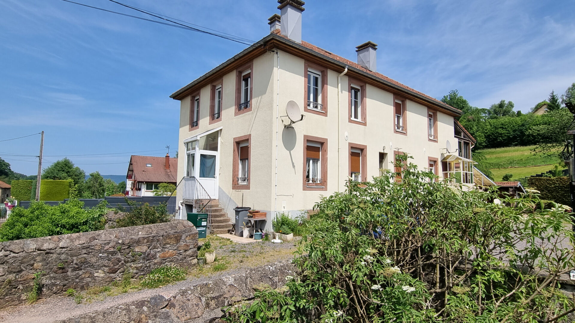 Photo Immeuble La Croix Aux Mines 6 pièce(s) 110 m2 image 1/6