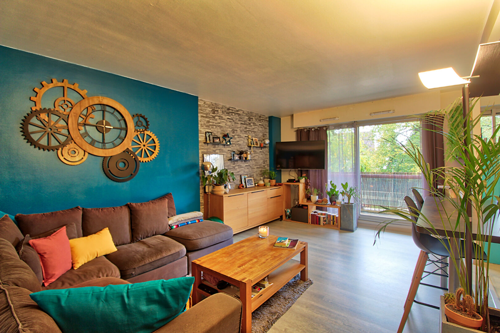 Appartement 90m2, 3 chambres, garages, terrasse