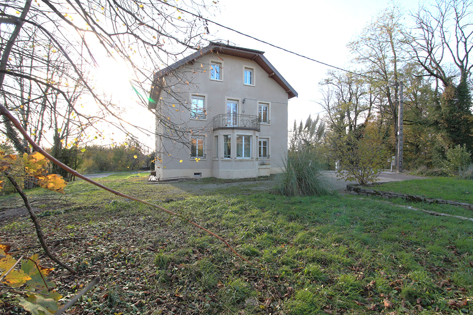 Maison Larnod 7 pièce(s) 216.21 m2