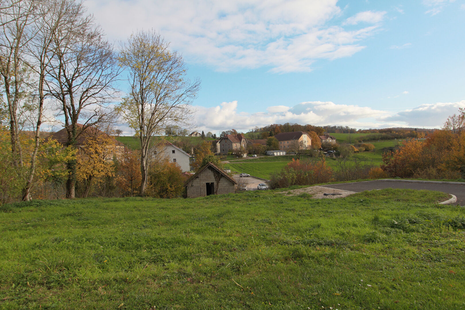 Photo Terrain Larnod 1700 m2 image 1/5