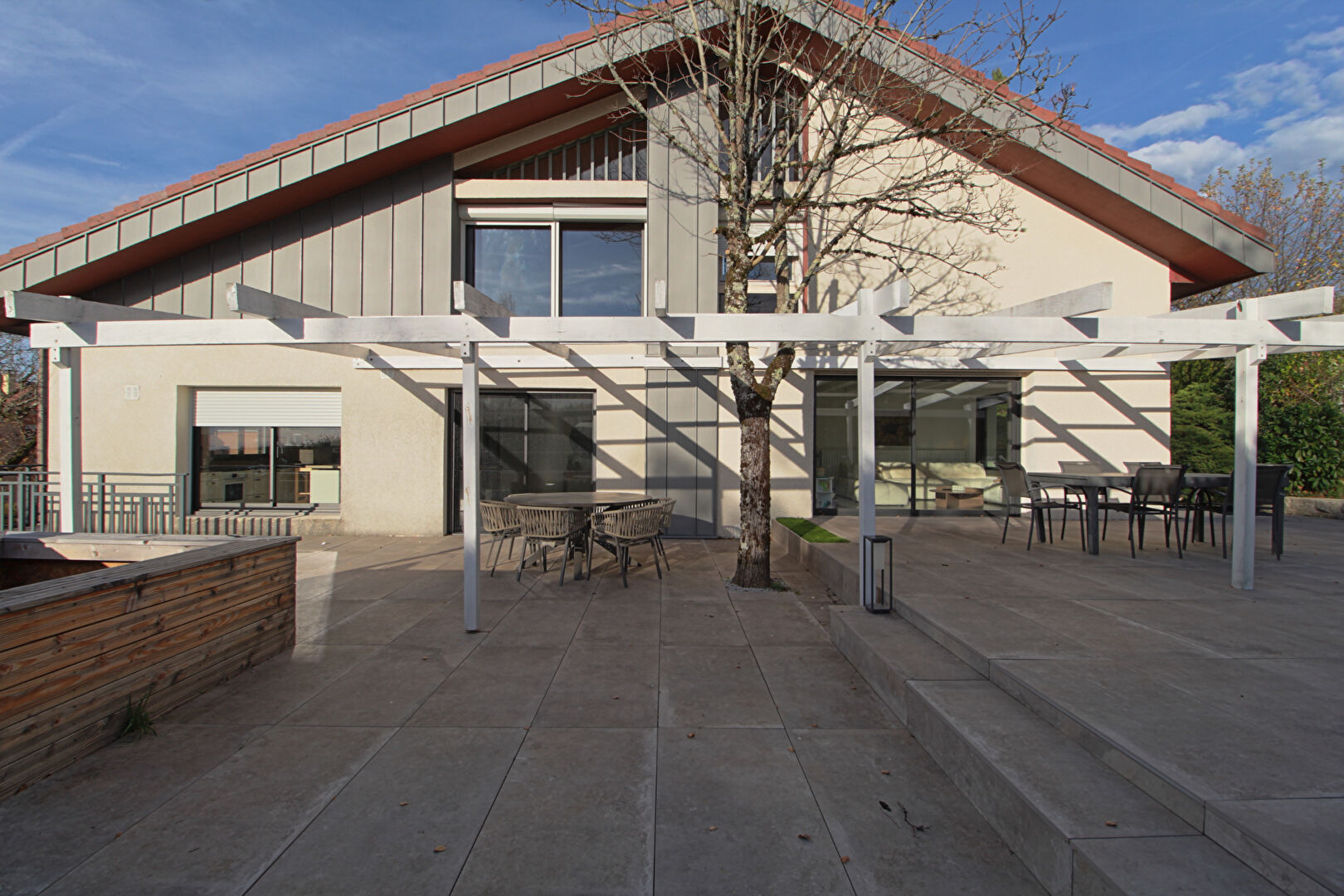 Photo Maison Montholier 8 pièce(s) 174 m2 image 1/6