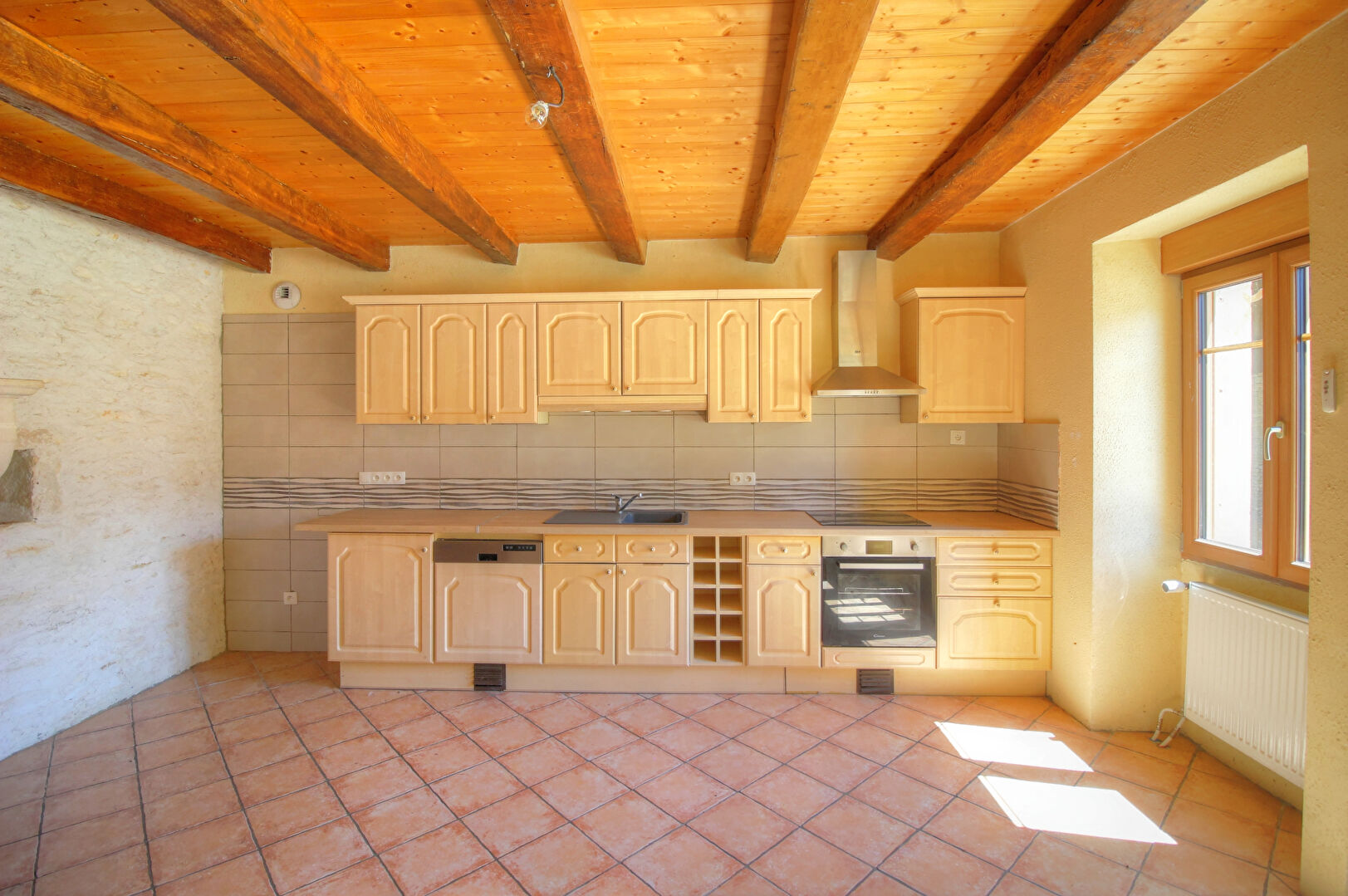 Photo Fontaine Française - Maison T7 avec Jardin et dépendances image 5/6