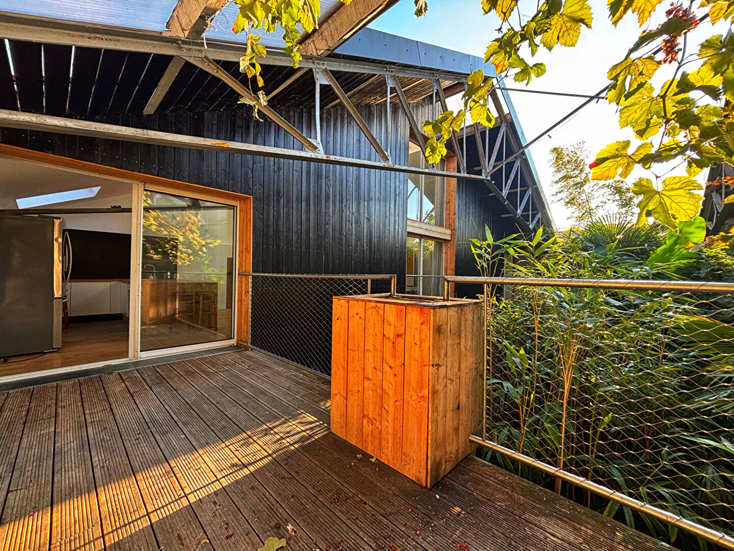 Photo Atelier avec espace bureau/habitation ! image 2/6