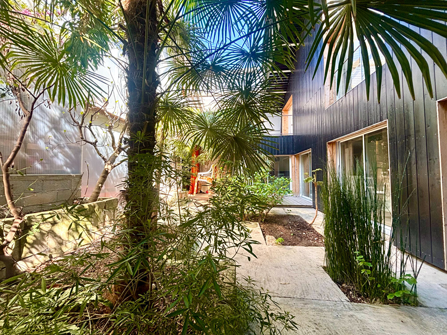 Photo Atelier avec espace bureau/habitation ! image 6/6