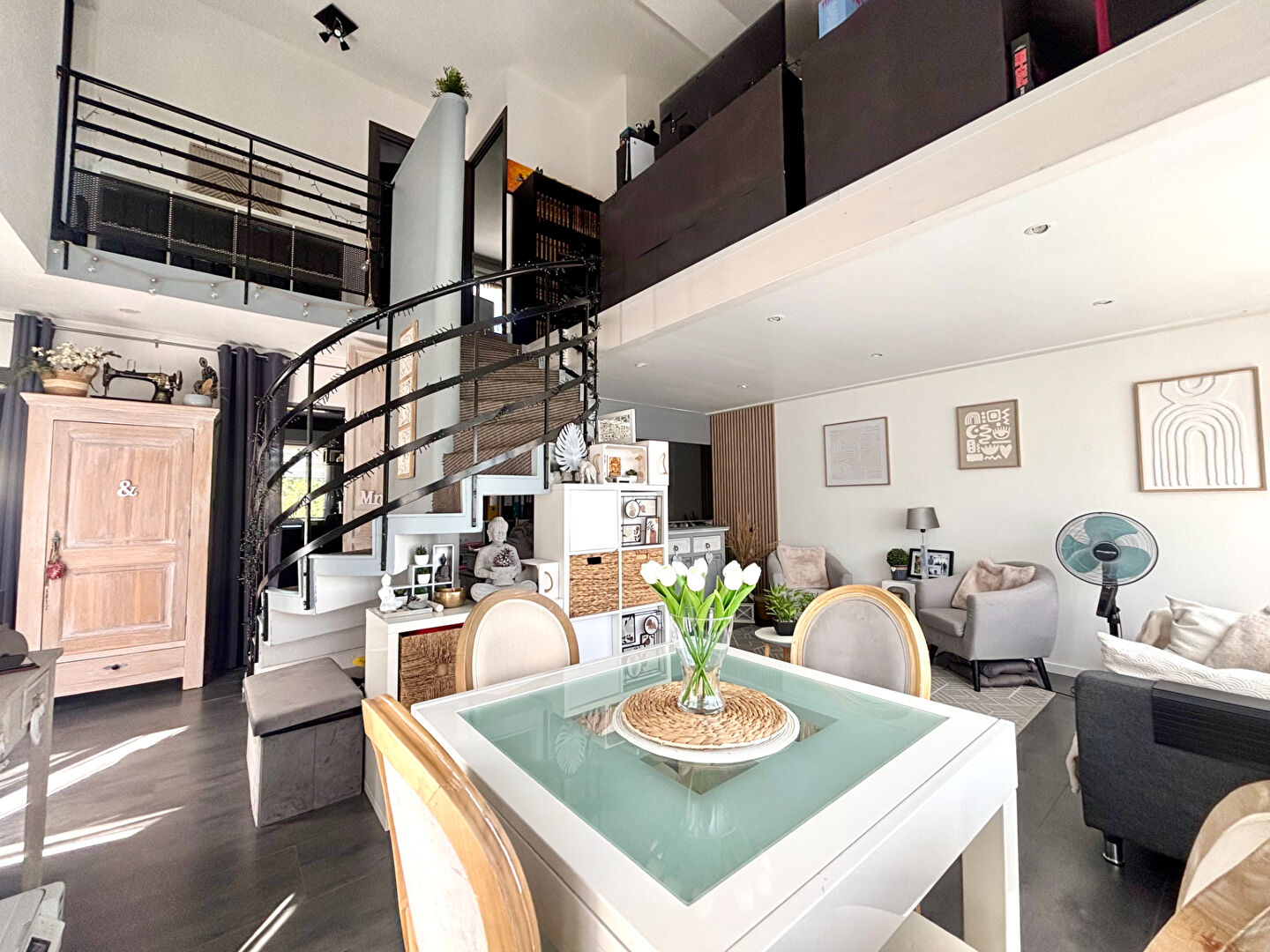 Photo Dijon - Port du Canal - Duplex dernier étage avec terrasse ! image 2/6