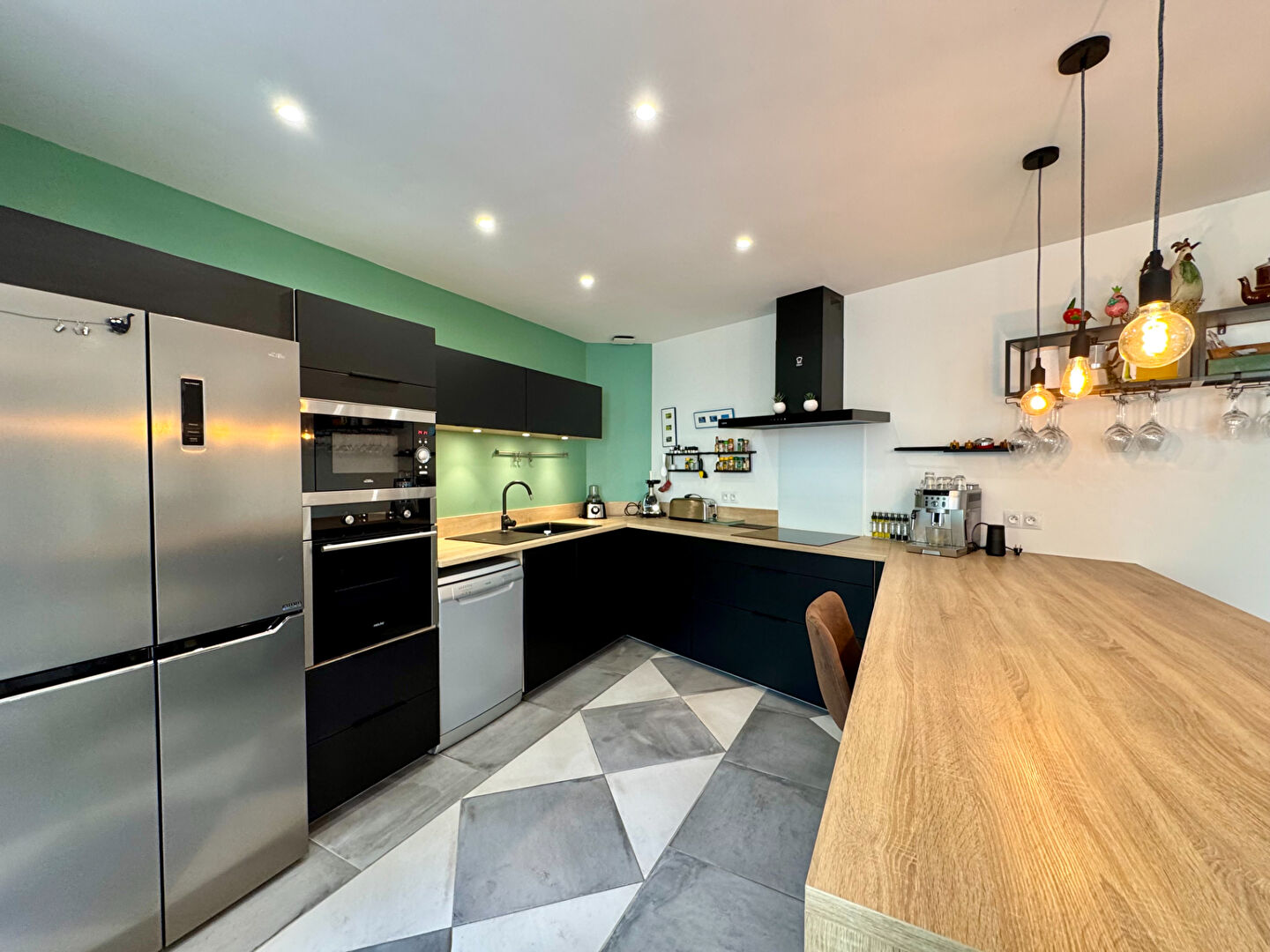 Photo Dijon Centre Ville, Superbe T6 sur cour avec parking ! image 3/6