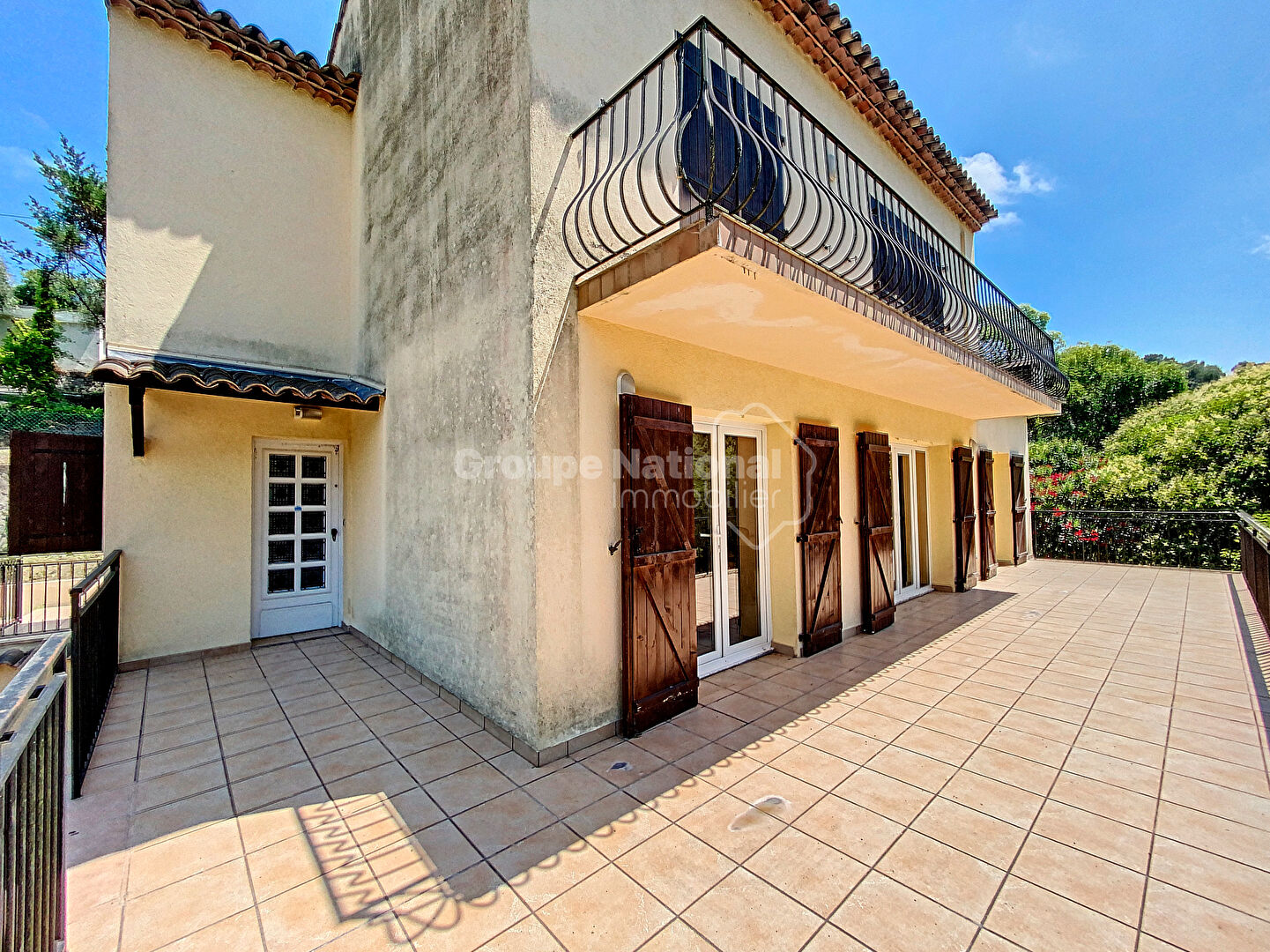 A VENDRE/ MOUGINS/ VILLA 7P/  220m² / DOUBLE GARAGE