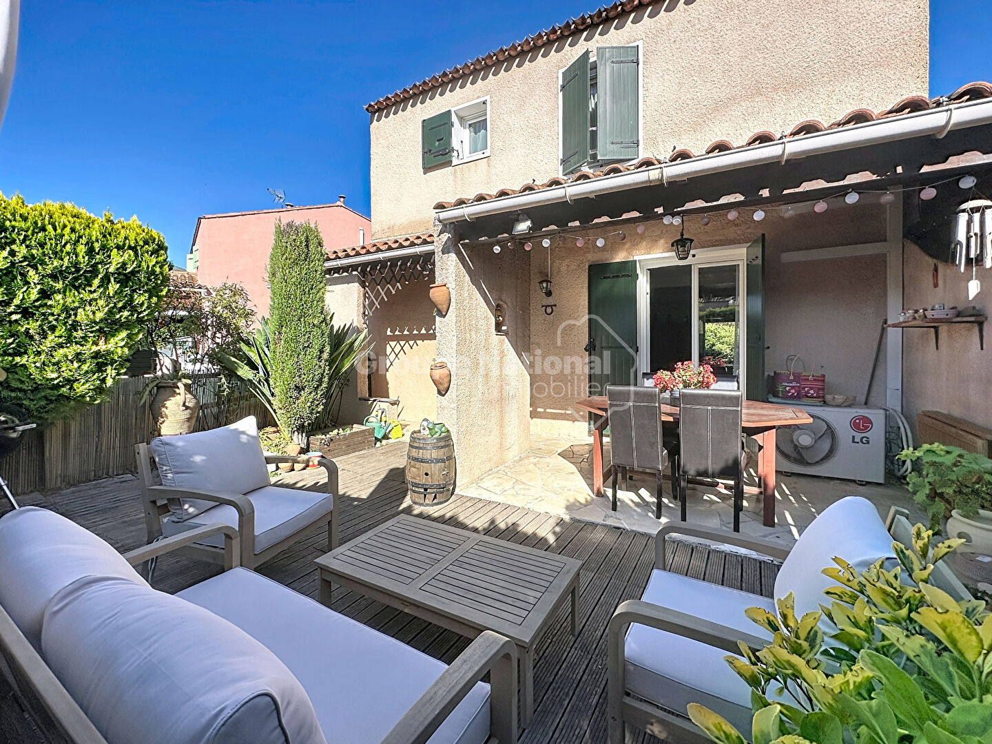 Photo MAISON TYPE 4 PIECES DE 102 m2 / AVEC UN GARAGE image 1/6