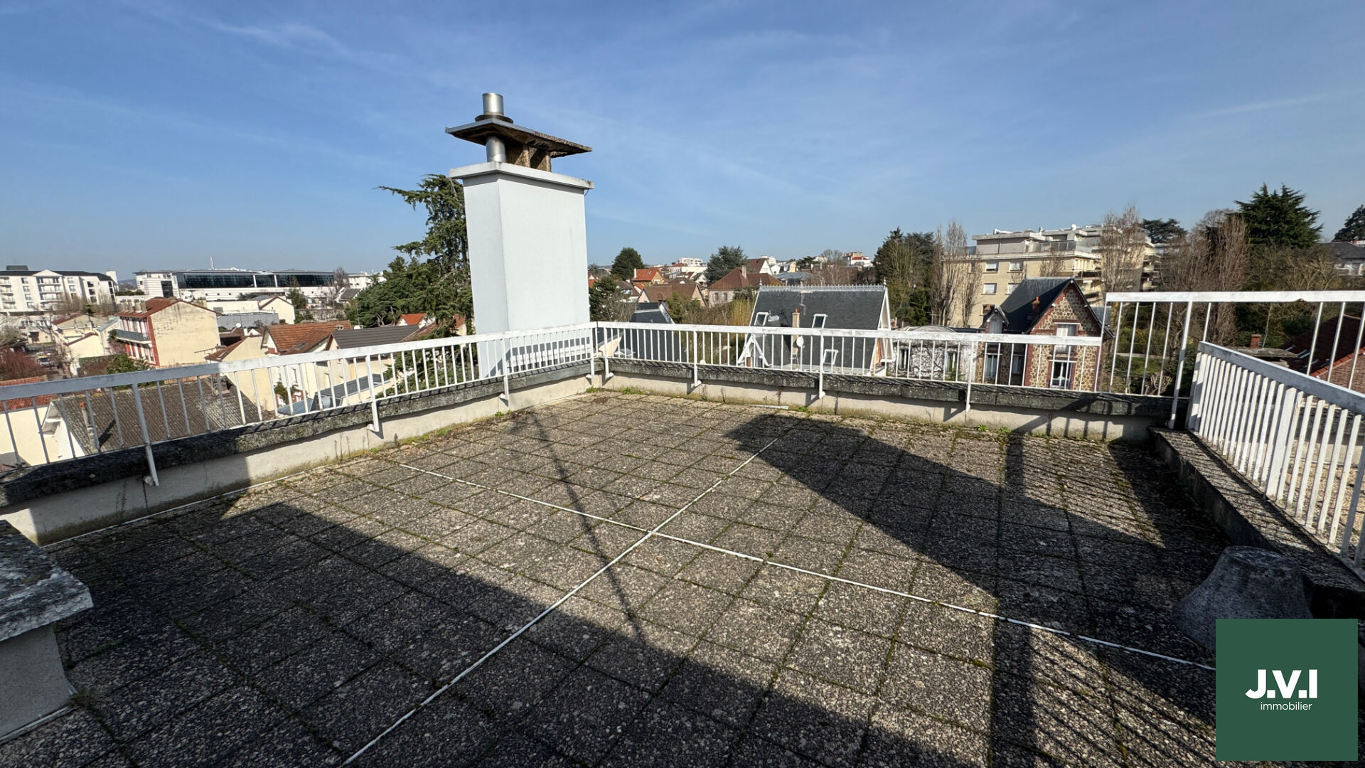 Agence immobilière de 
 J.V.I. - JVI Enghien-les-Bains 
