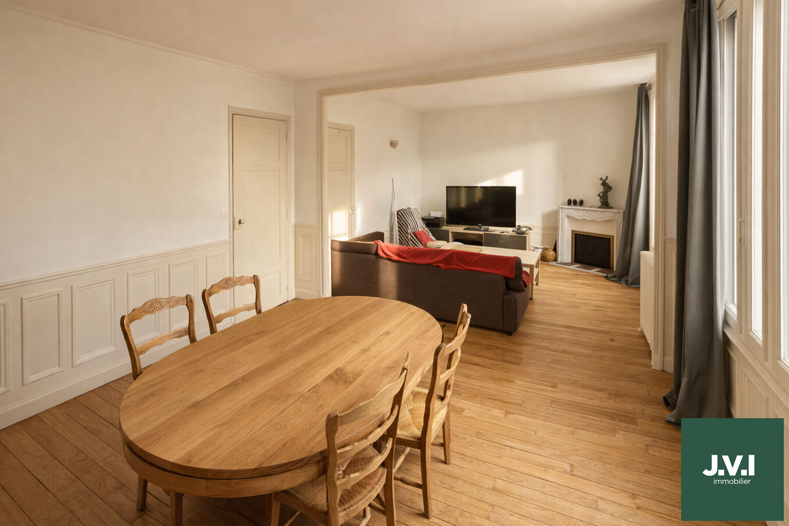 Agence immobilière de 
 J.V.I. - JVI Enghien-les-Bains 
