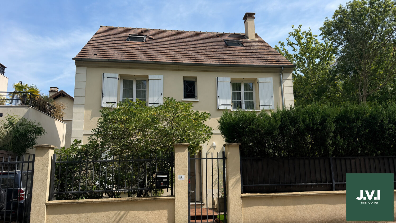 Agence immobilière de 
 J.V.I. - JVI Enghien-les-Bains 
