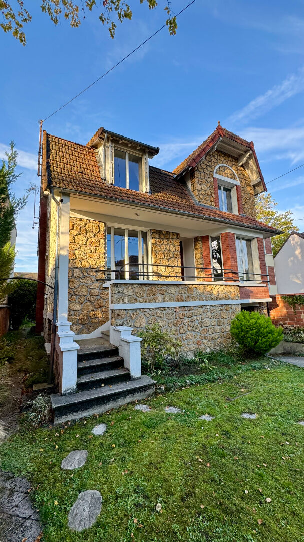 A VENDRE MAISON ENGHIEN LES BAINS - 7 pièce(s) - 156 m2