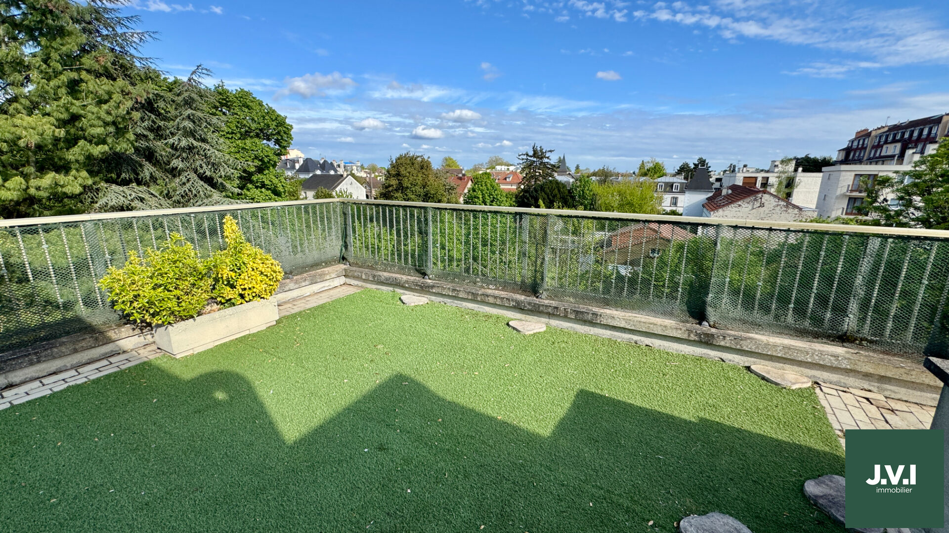 Agence immobilière de 
 J.V.I. - JVI Enghien-les-Bains 
