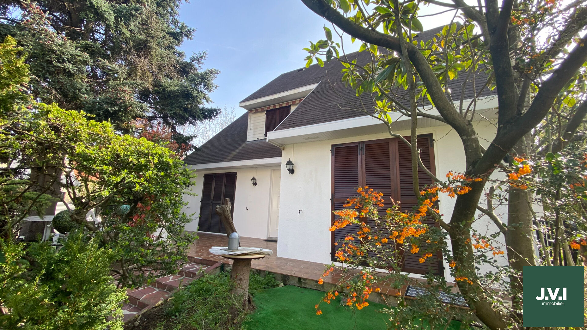 Agence immobilière de 
 J.V.I. - JVI Enghien-les-Bains 
