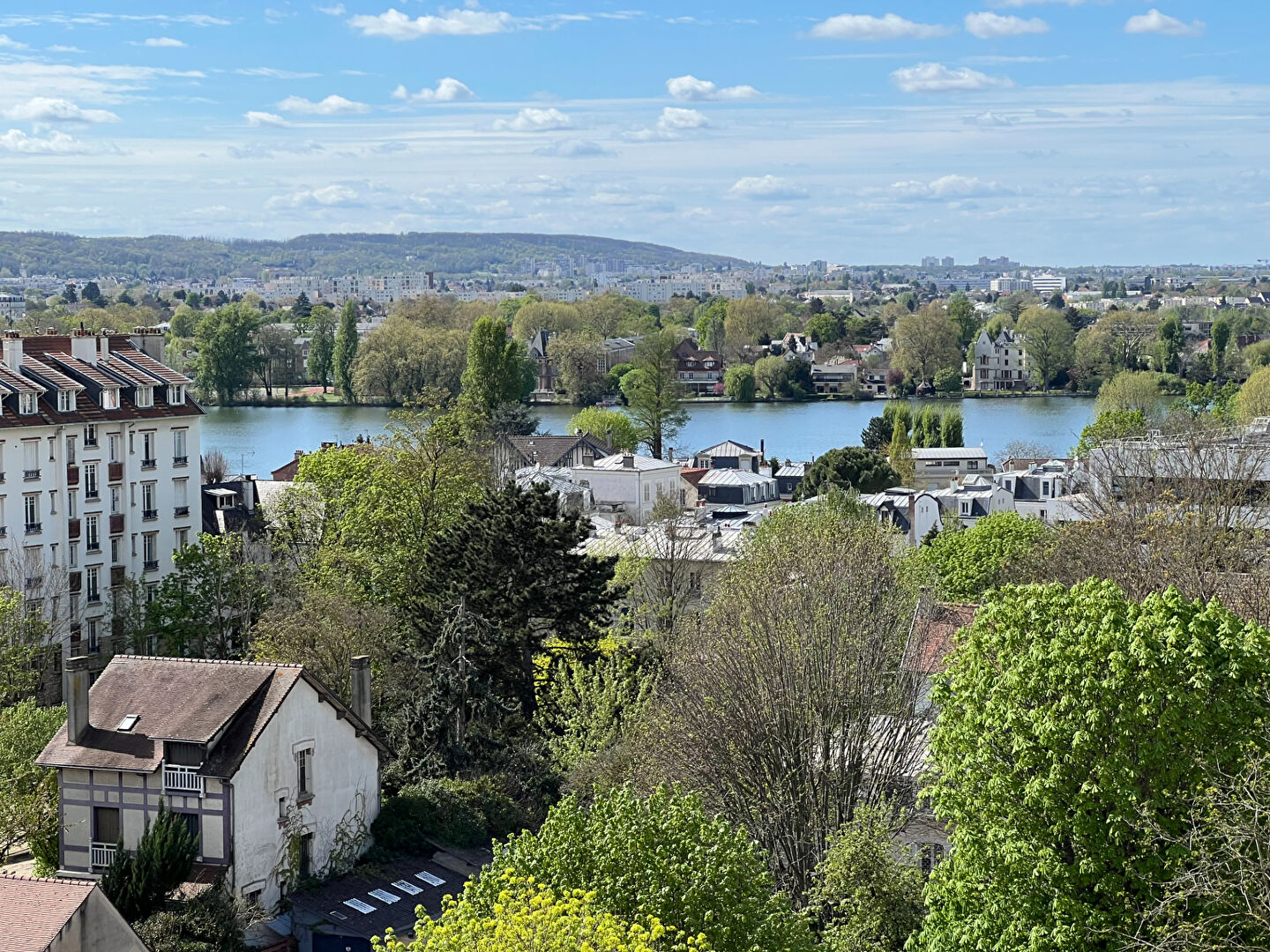 Agence immobilière de 
 J.V.I. - JVI Enghien-les-Bains 
