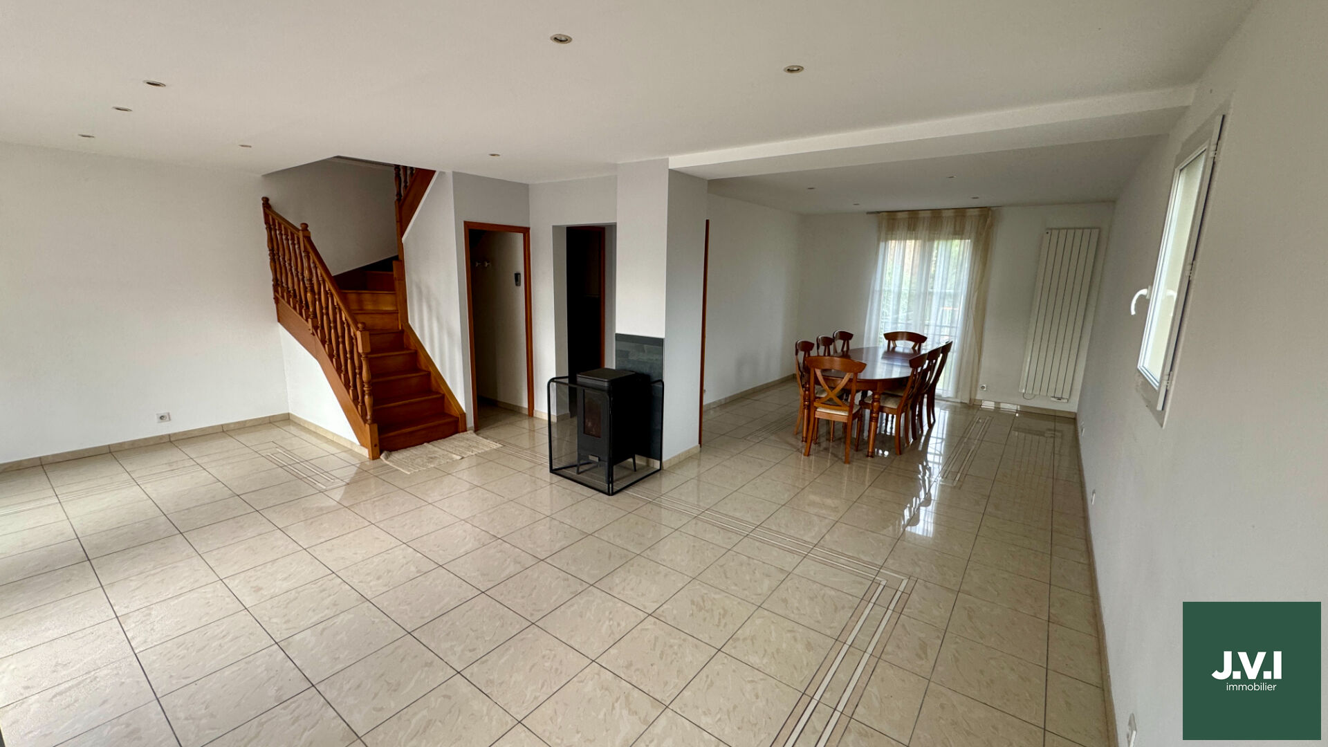 Agence immobilière de 
 J.V.I. - JVI Enghien-les-Bains 
