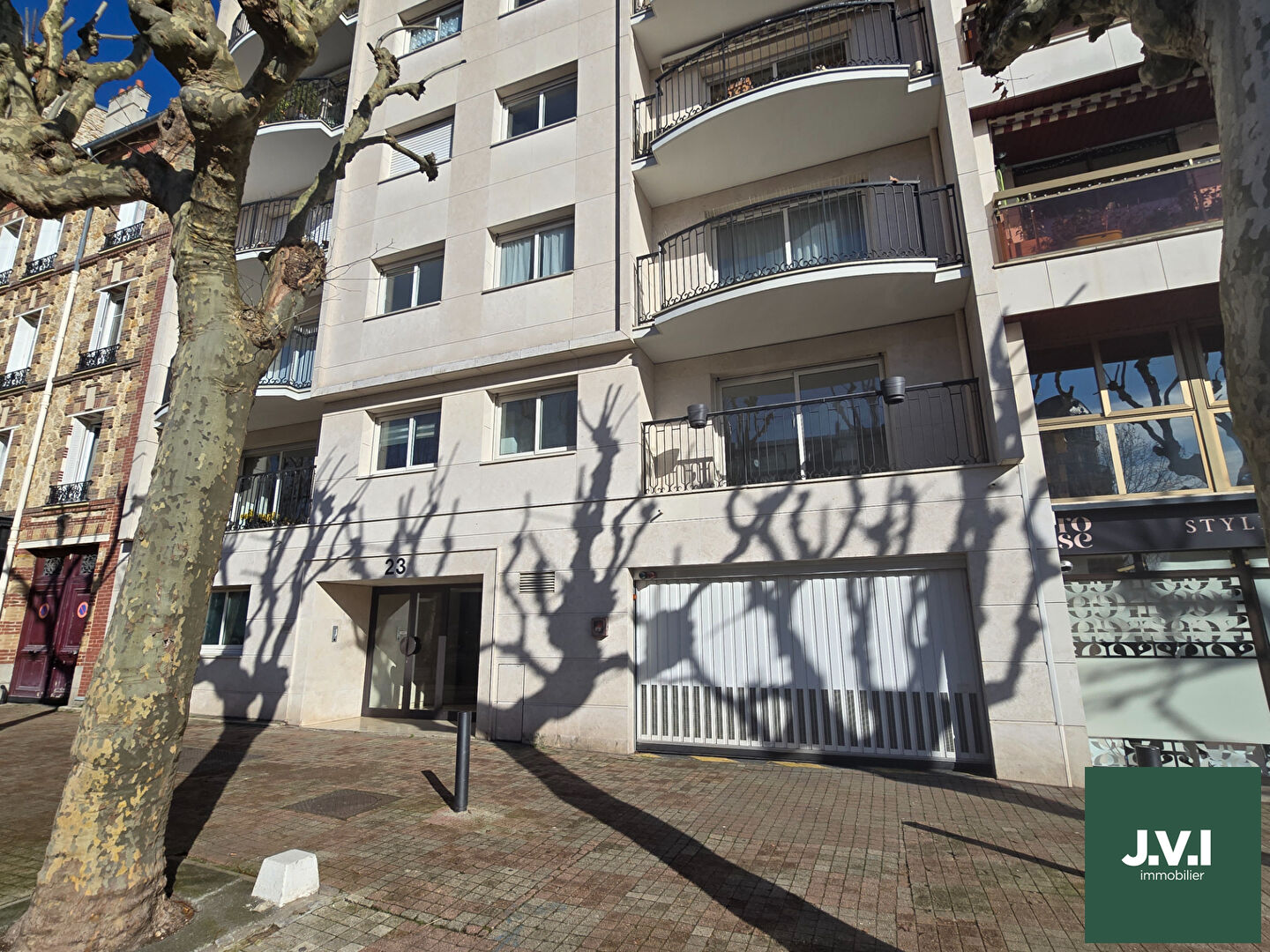 Agence immobilière de 
 J.V.I. - JVI Enghien-les-Bains 
