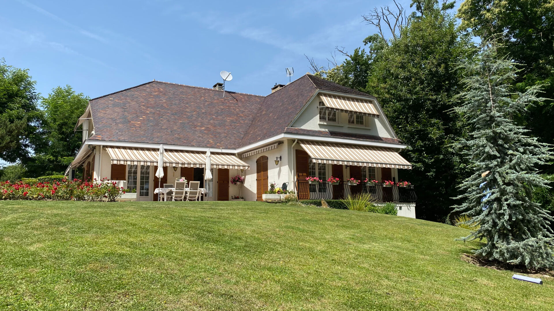 Agence immobilière de 
 J.V.I. - JVI Enghien-les-Bains 

