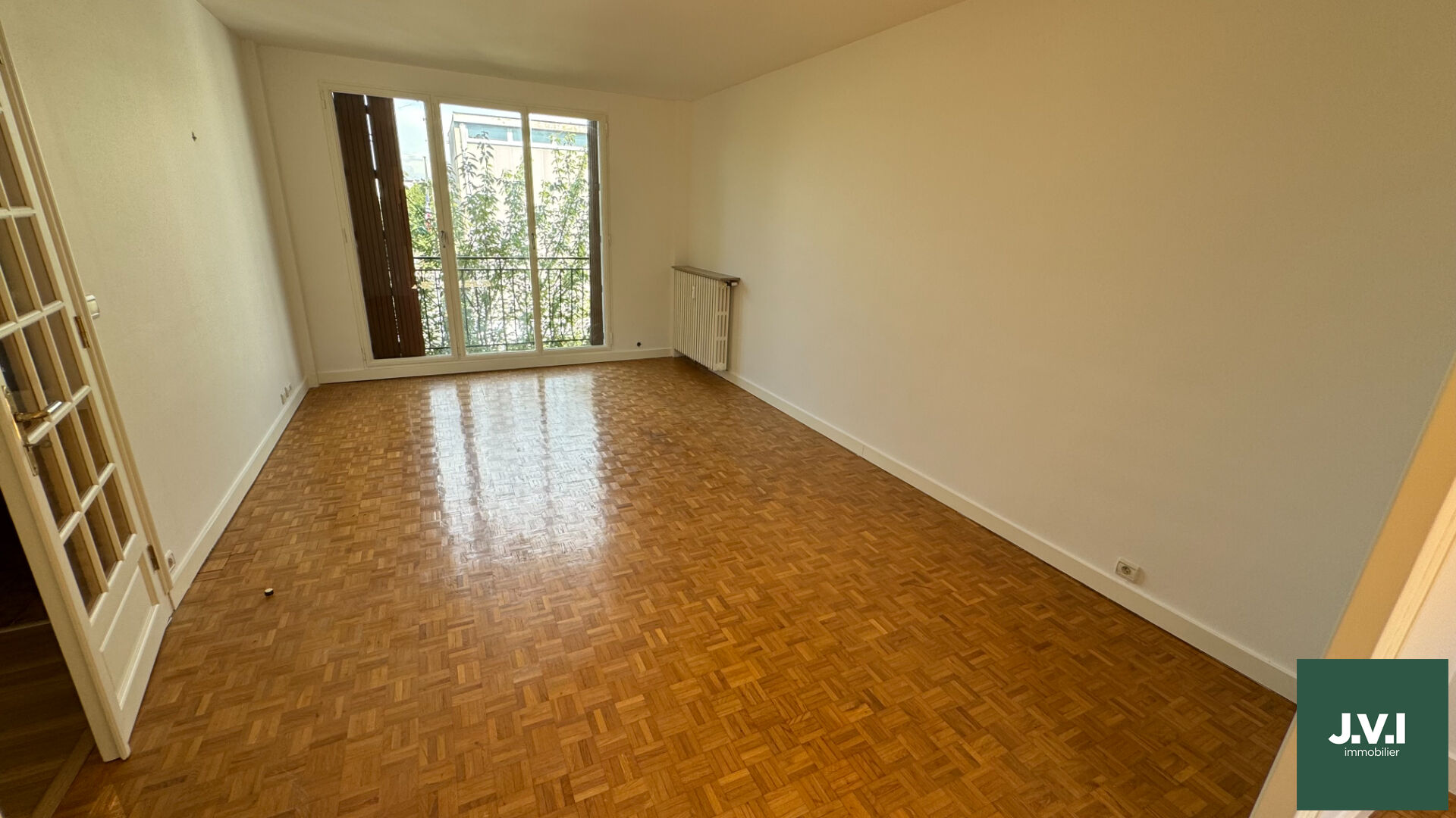 Agence immobilière de 
 J.V.I. - JVI Enghien-les-Bains 
