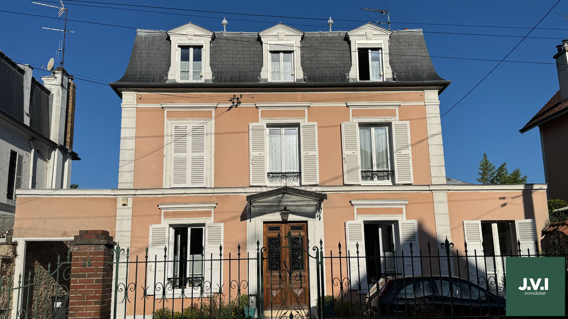 Agence immobilière de 
 J.V.I. - JVI Enghien-les-Bains 
