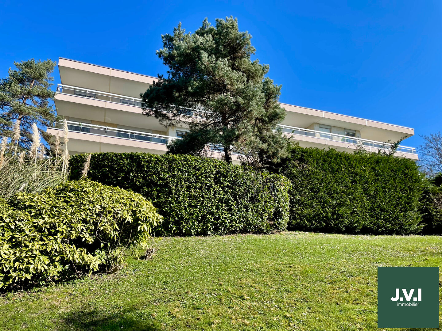 Agence immobilière de 
 J.V.I. - JVI MONTMORENCY 
