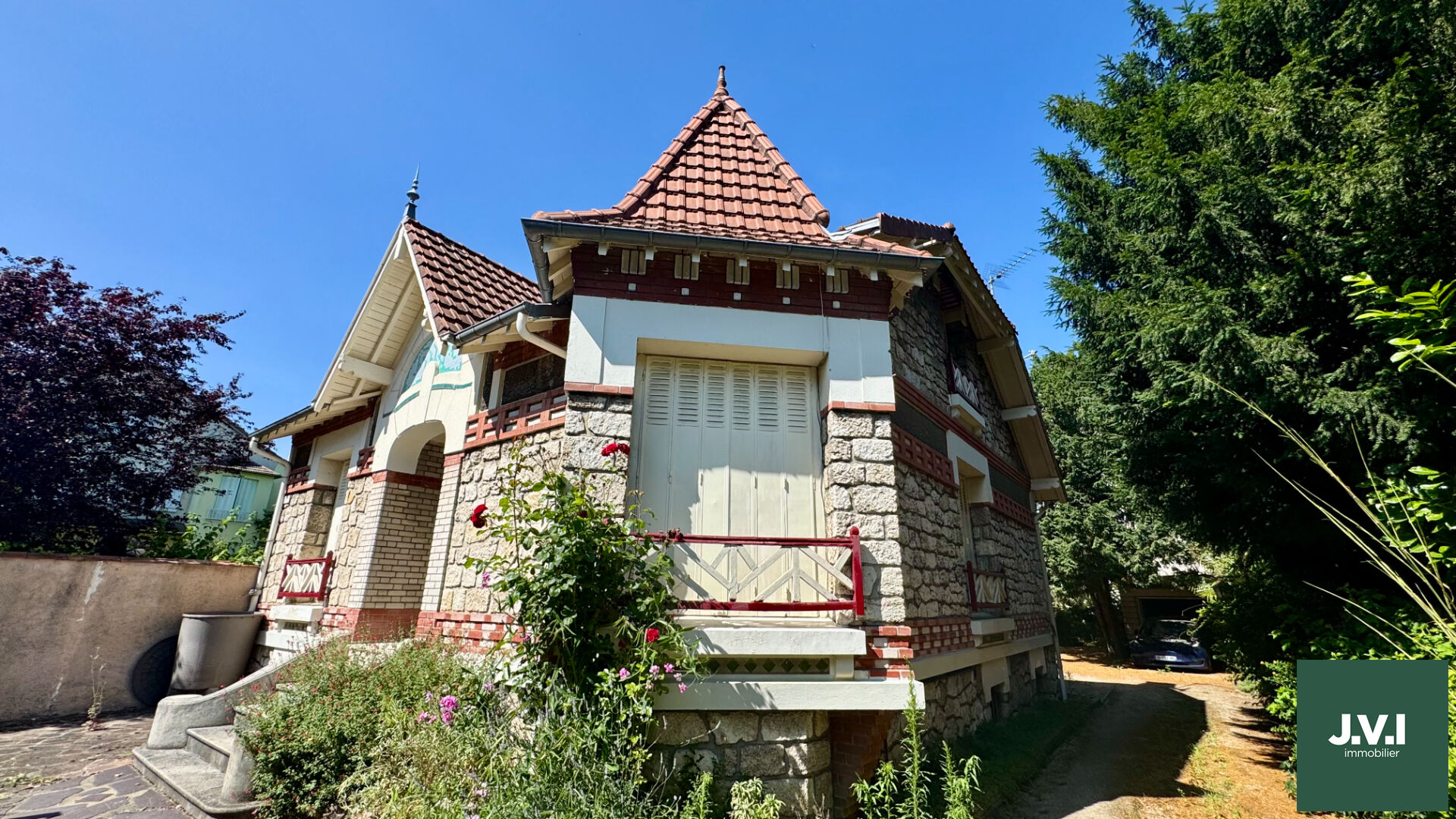 Agence immobilière de 
 J.V.I. - JVI Enghien-les-Bains 
