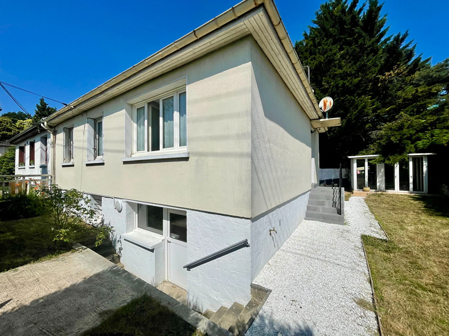 Agence immobilière de 
 J.V.I. - JVI MONTMORENCY 
