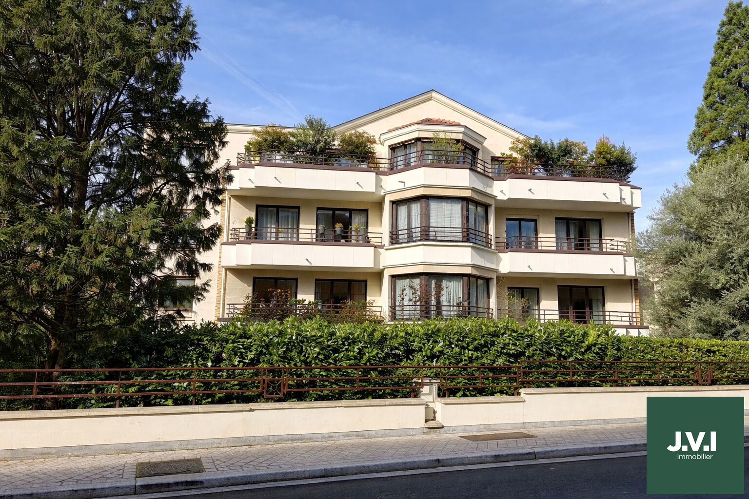 Agence immobilière de 
 J.V.I. - JVI MONTMORENCY 
