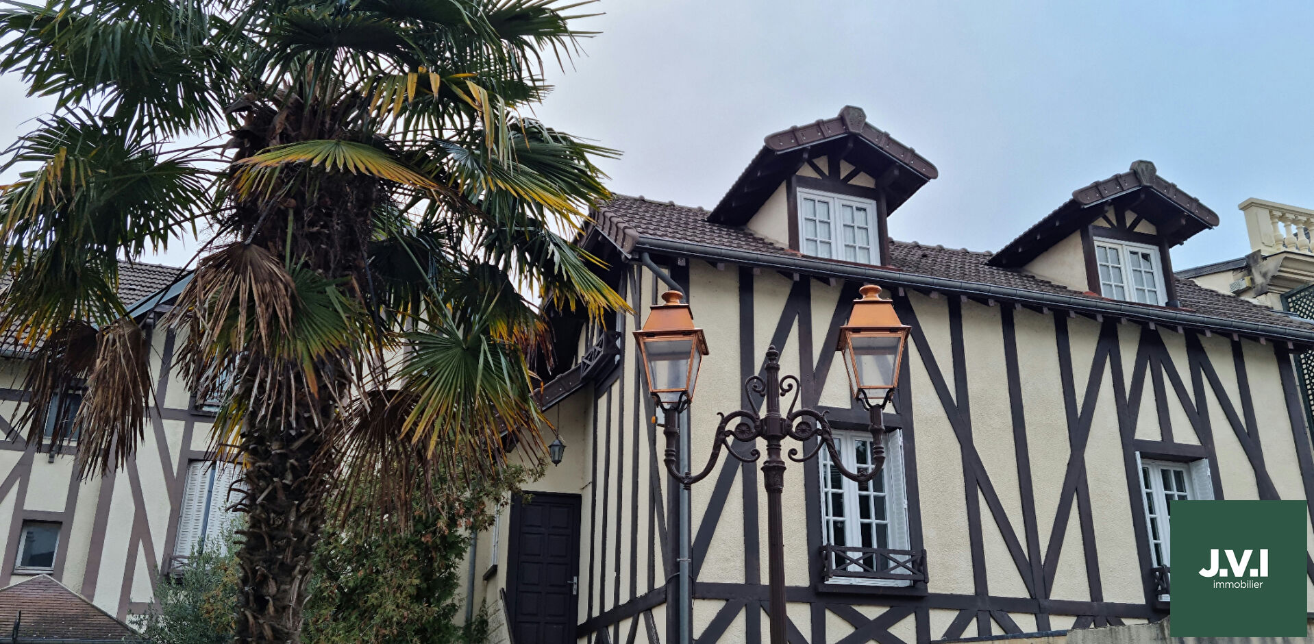 Agence immobilière de 
 J.V.I. - JVI Enghien-les-Bains 
