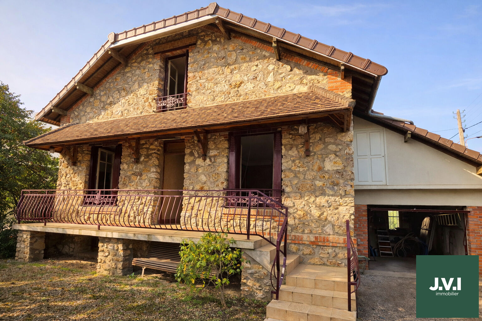 Agence immobilière de 
 J.V.I. - JVI Enghien-les-Bains 
