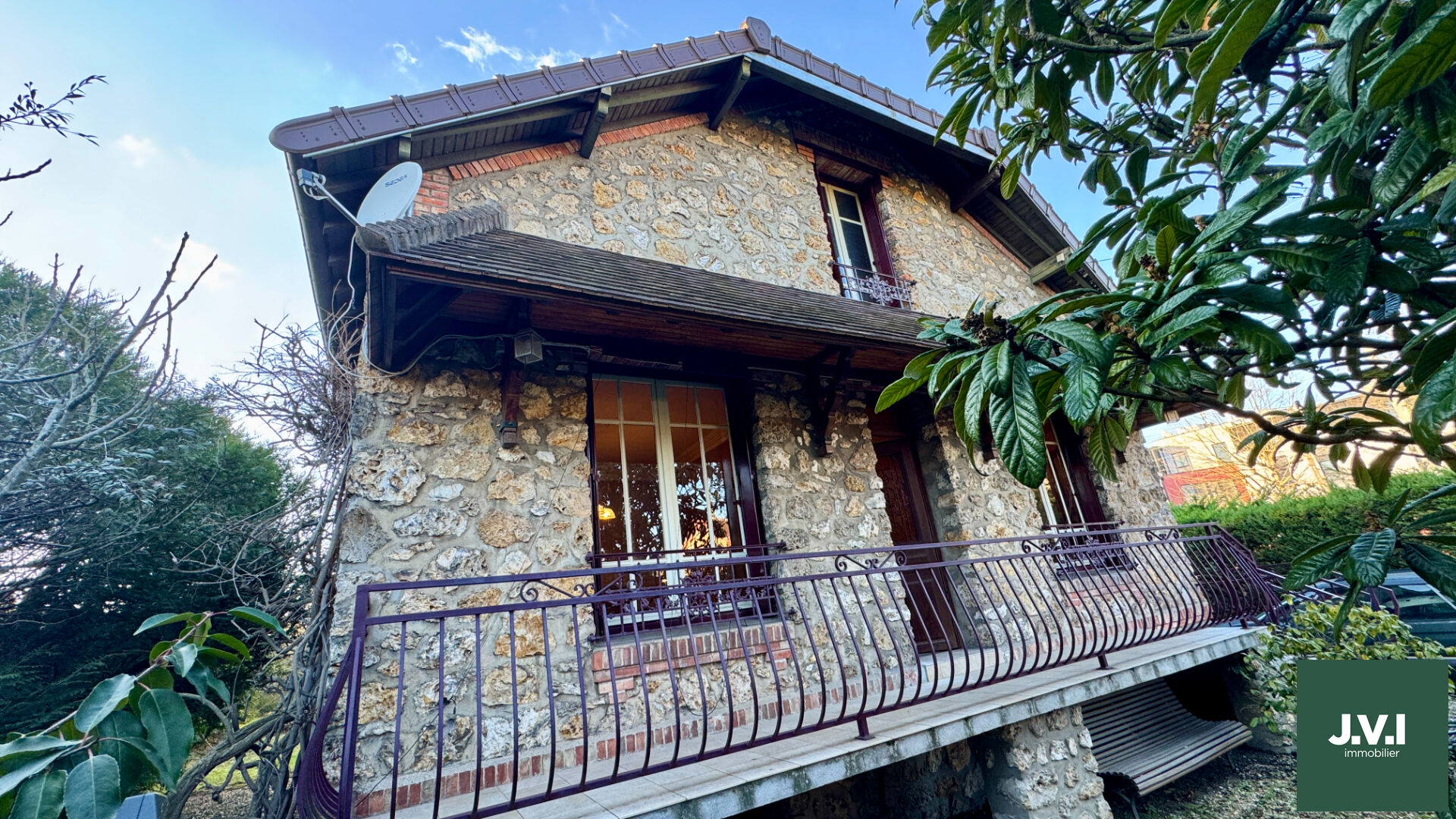 Agence immobilière de 
 J.V.I. - JVI Enghien-les-Bains 
